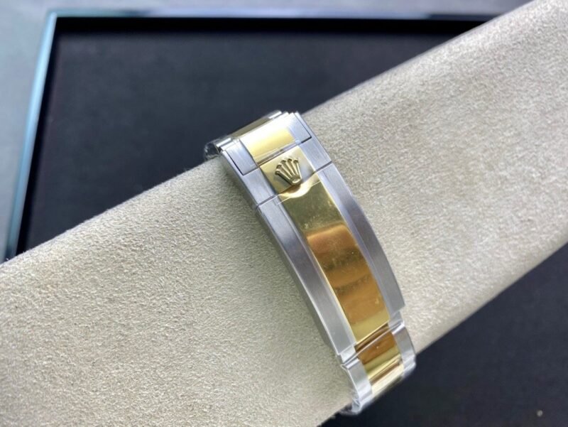 Rolex 116613LN-0001 black disk - Image 6